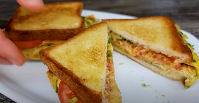 Cheesy Bread Omelette Cheesy Bread Omelette