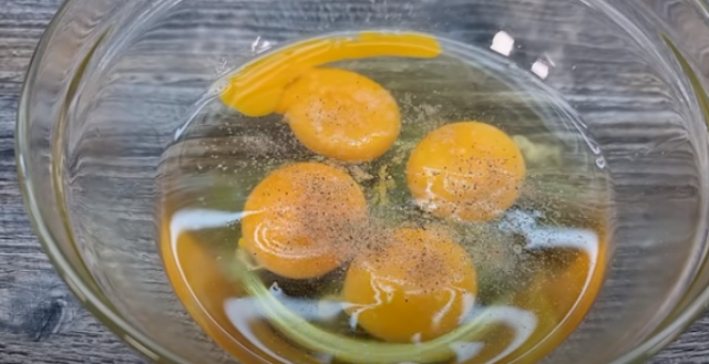 Cheesy Bread Omelette Cheesy Bread Omelette